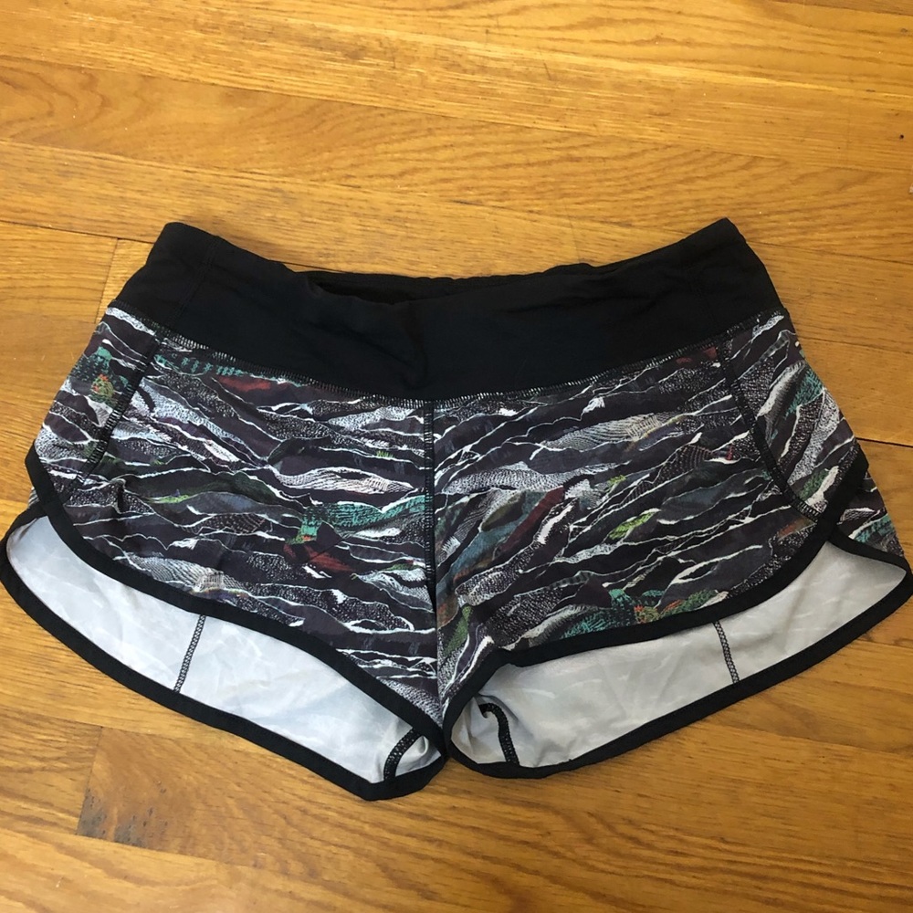 Lululemon running shorts size 6
